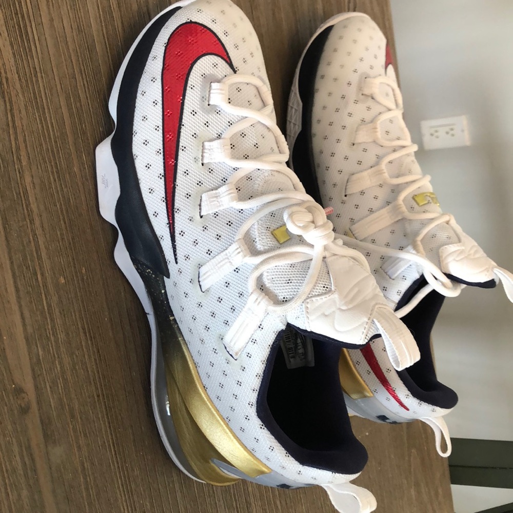 Lebron James 13 sz11.5